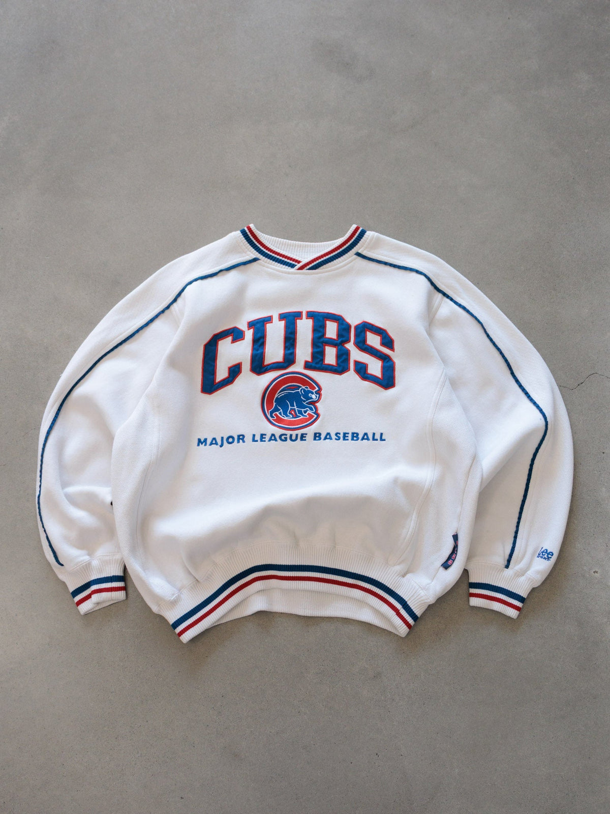 Vintage 90s White Lee Sport Chicago Cubs V-Neck Sweatshirt (M)