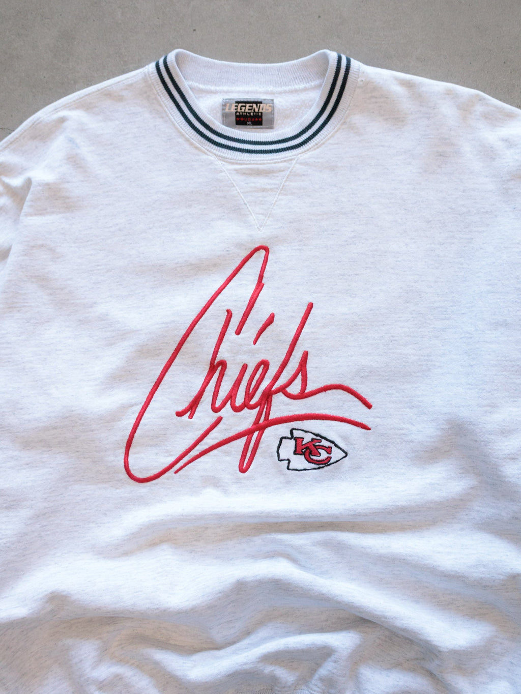 Vintage 90s White Kansas City Chiefs Sweatshirt (XL)