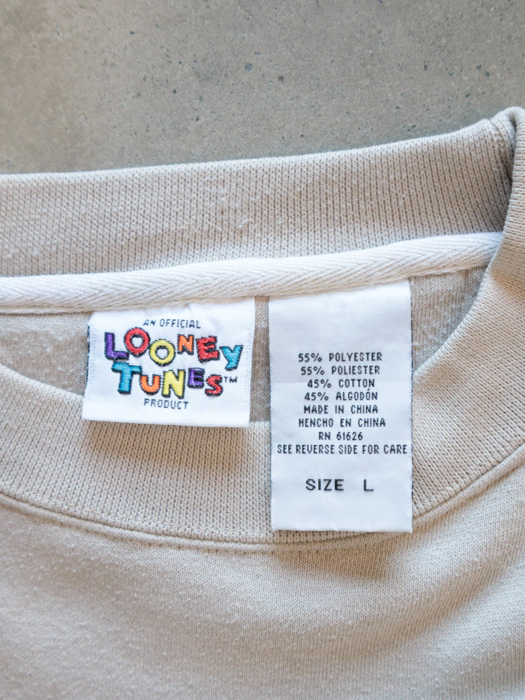 Vintage 1996 Beige Looney Tunes Taz Colourblock Sweatshirt (L)