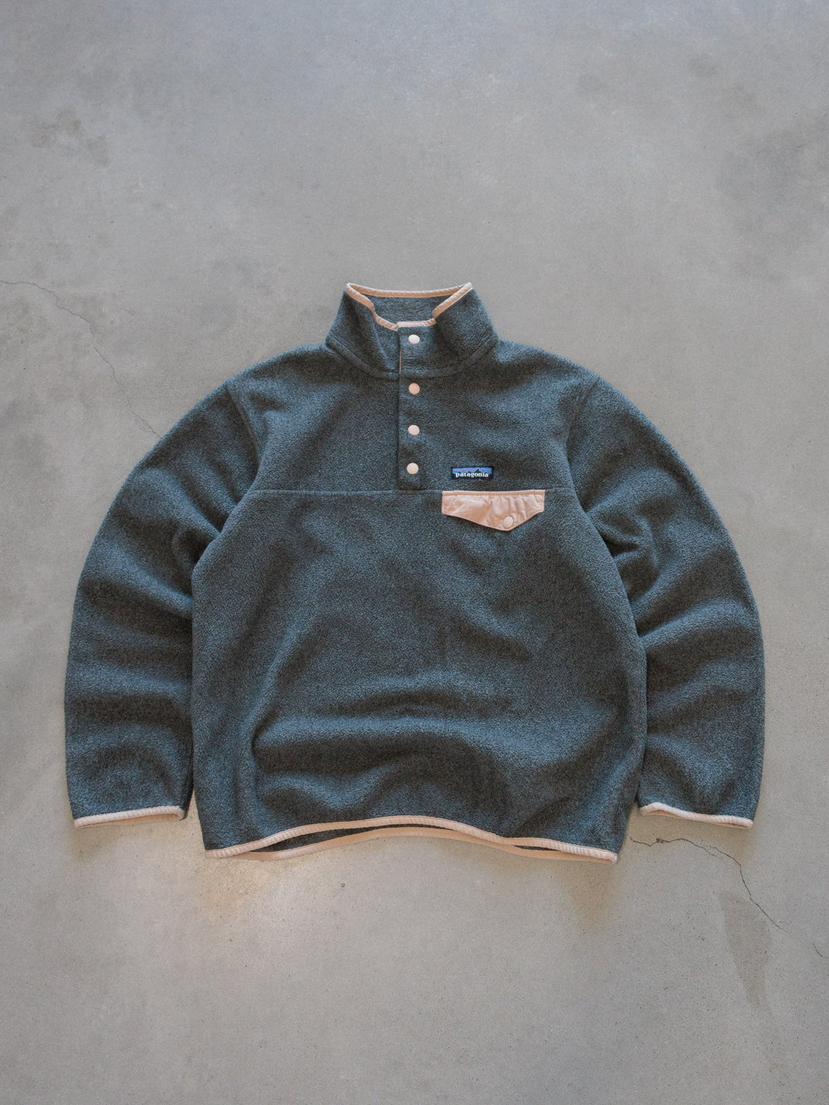 Grey Patagonia Synchilla Snap-T Pullover (XS)