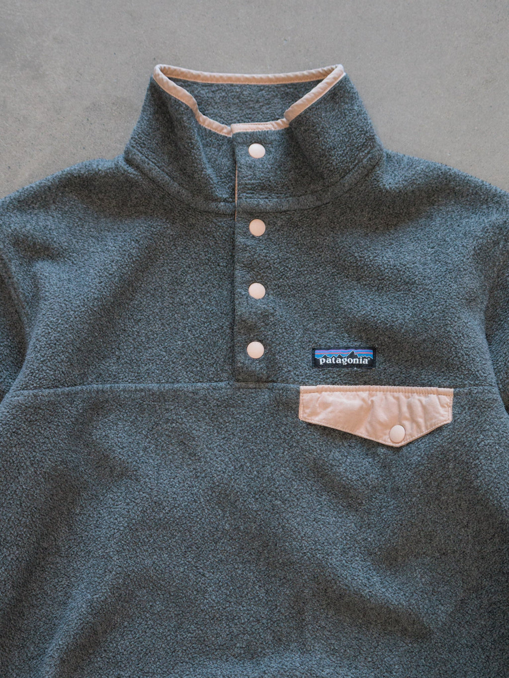 Grey Patagonia Synchilla Snap-T Pullover (XS)