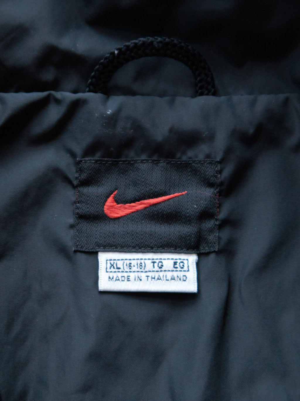 Vintage 90s Black Nike Windbreaker (Womens XL)