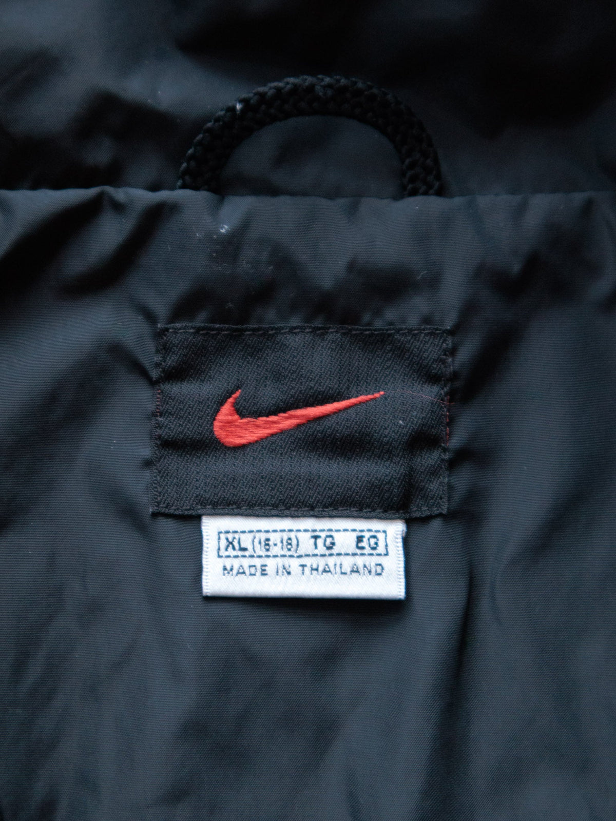 Vintage 90s Black Nike Windbreaker (Womens XL)