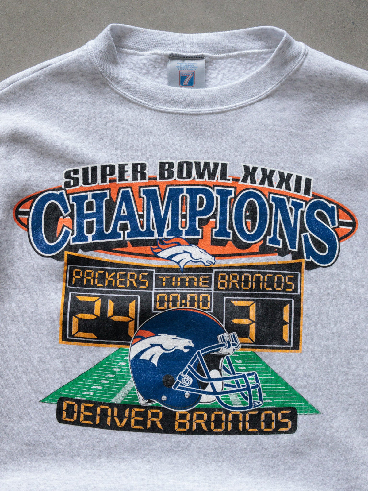 Vintage 1998 Grey Denver Broncos Super Bowl Champions Sweatshirt (XL)