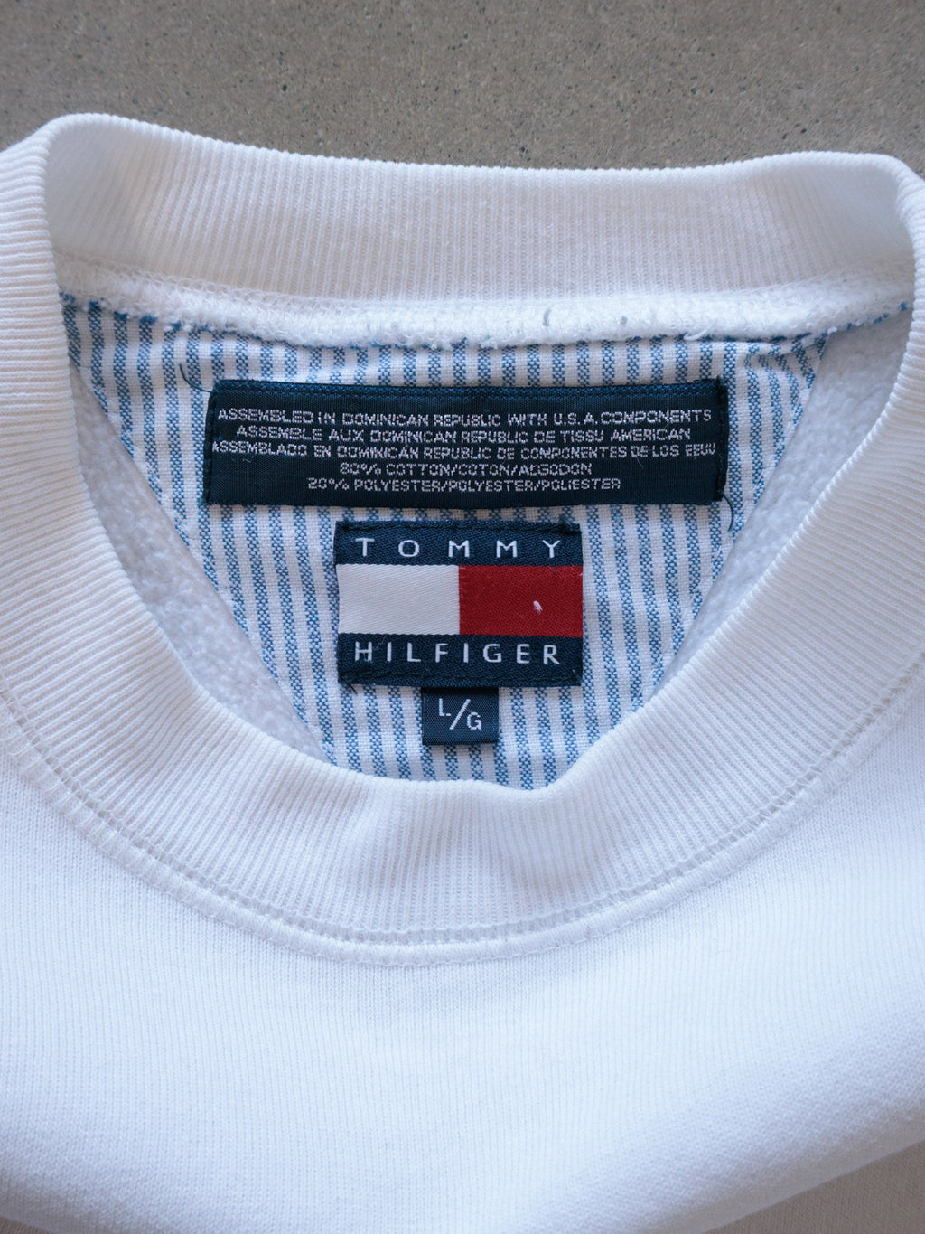 Vintage 90s White Tommy Hilfiger Flag Sweatshirt (L)