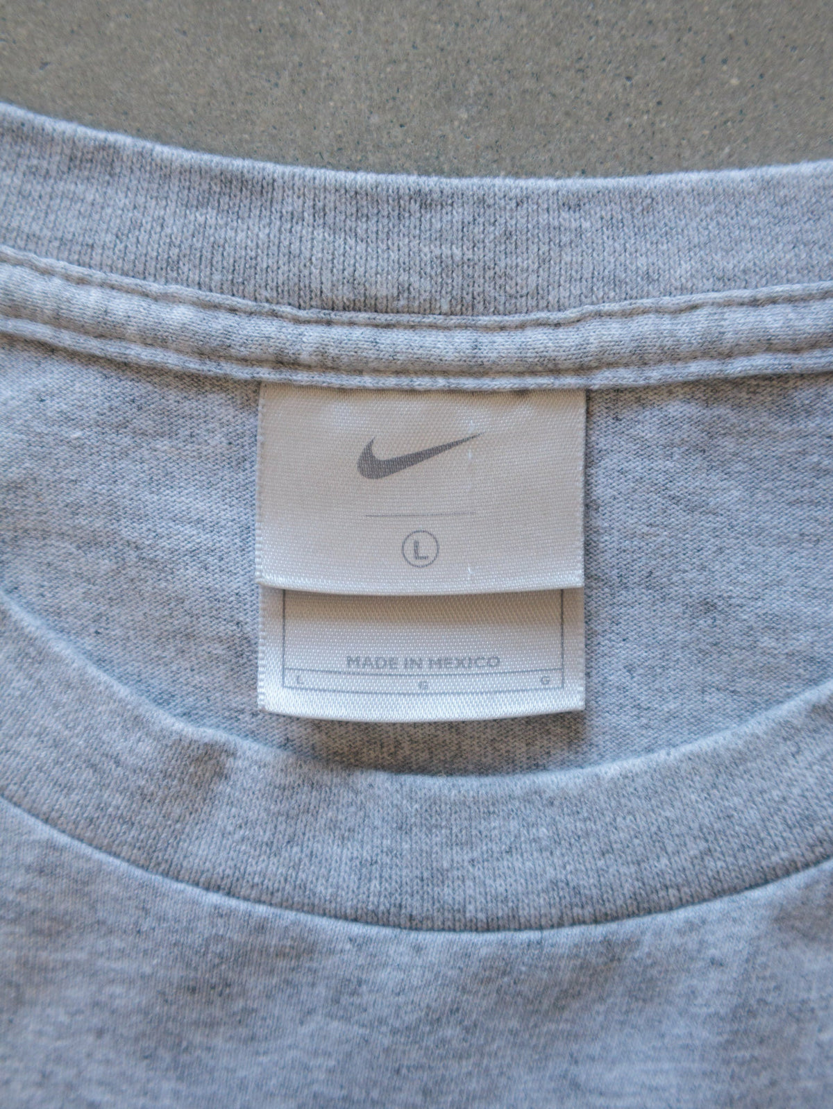 Vintage 00s Grey Nike Air Tee (L)