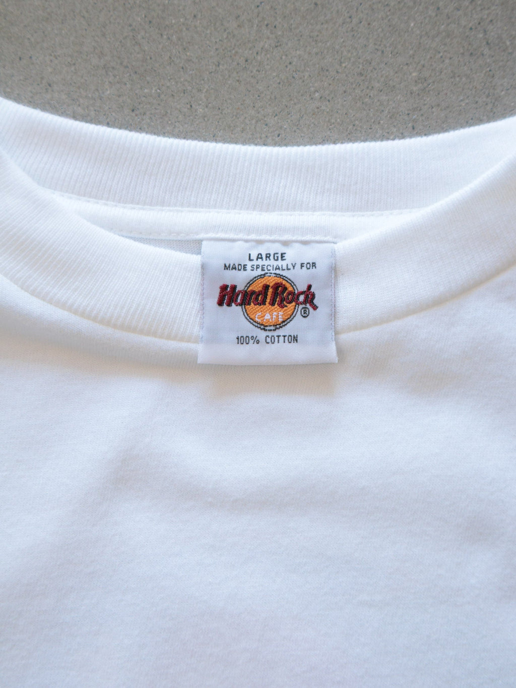Vintage 2001 White Hard Rock Cafe Osaka Tee (L)