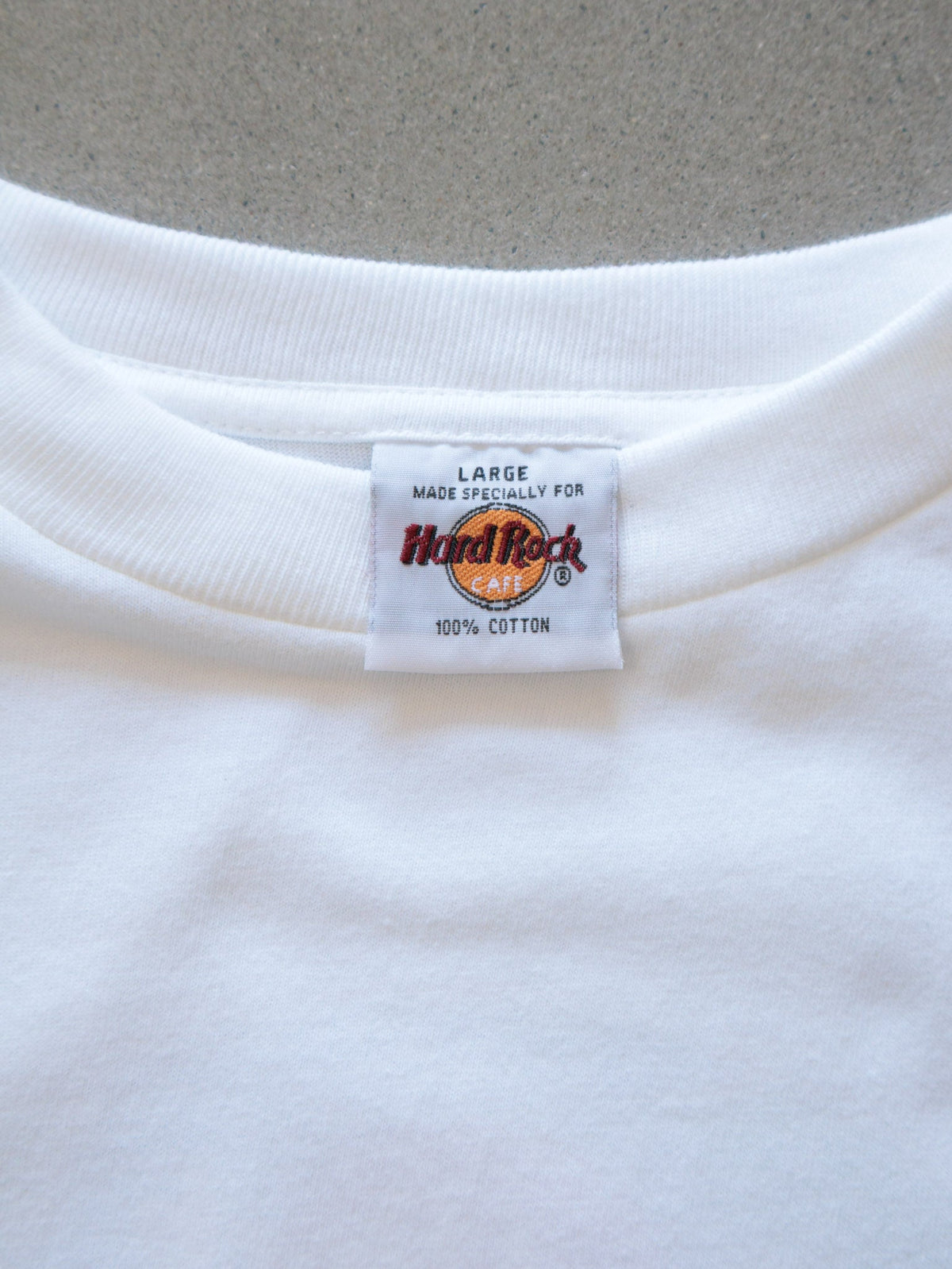 Vintage 2001 White Hard Rock Cafe Osaka Tee (L)