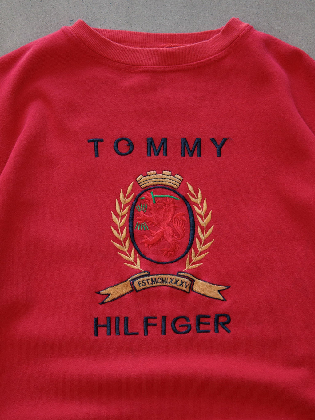 Vintage 90s Red Tommy Hilfiger Crest Sweatshirt (L)