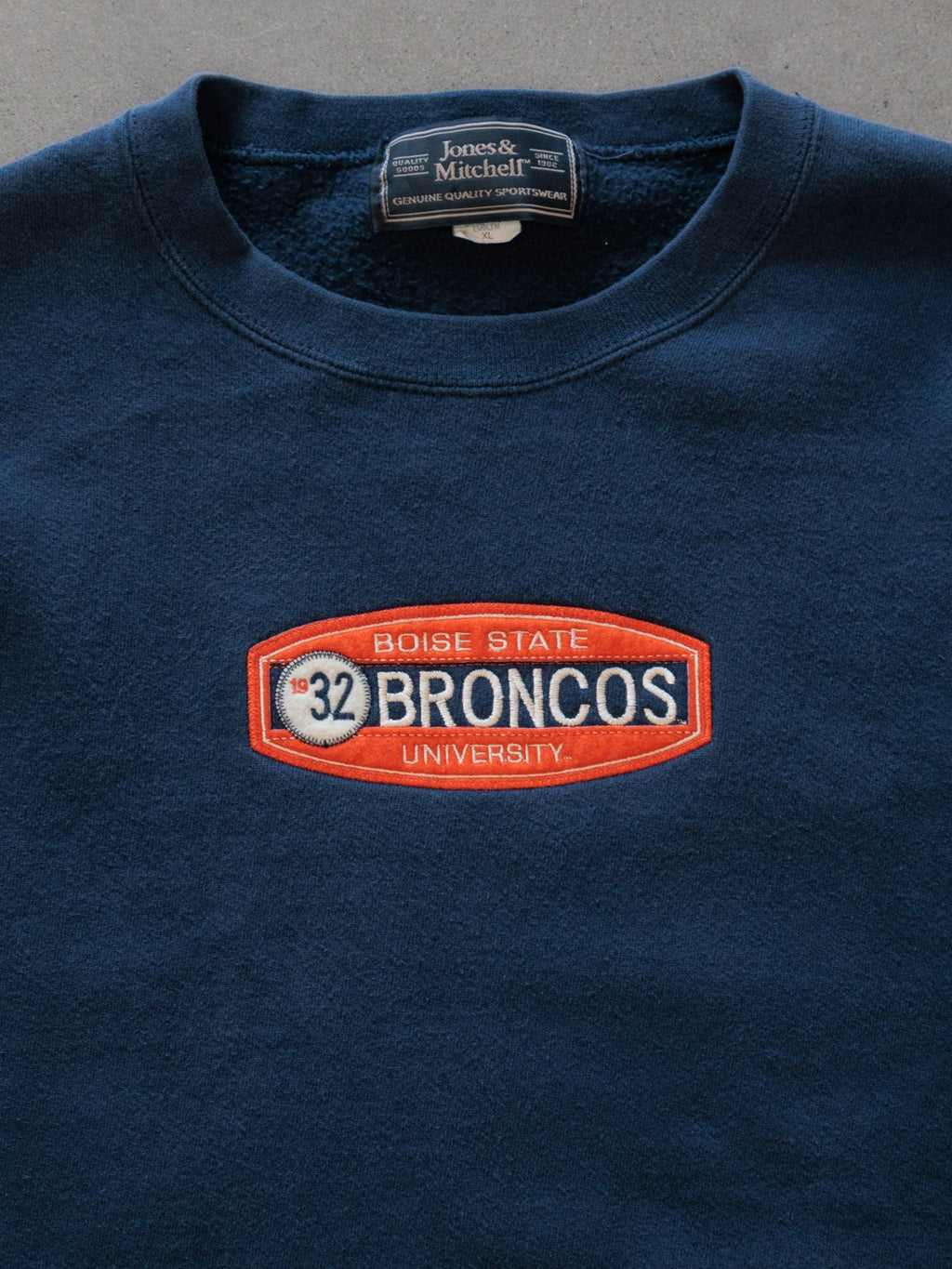 Vintage 90s Navy Boise State Broncos Sweatshirt (XL)