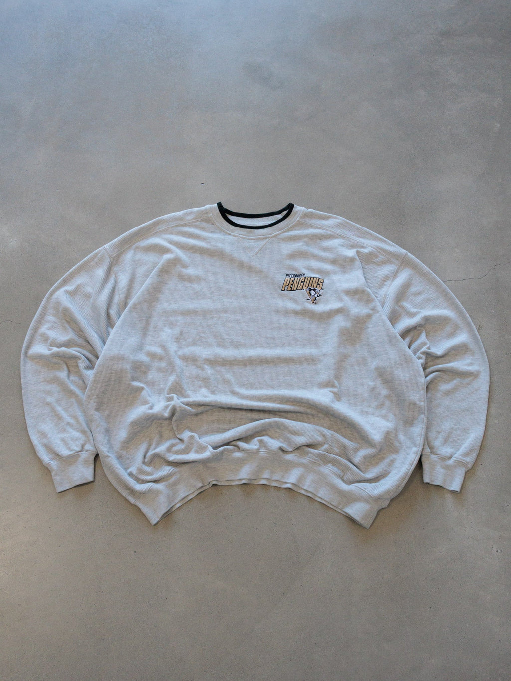 Vintage 90s Grey Lee Sport Pittsburgh Penguins Sweatshirt (2XL)