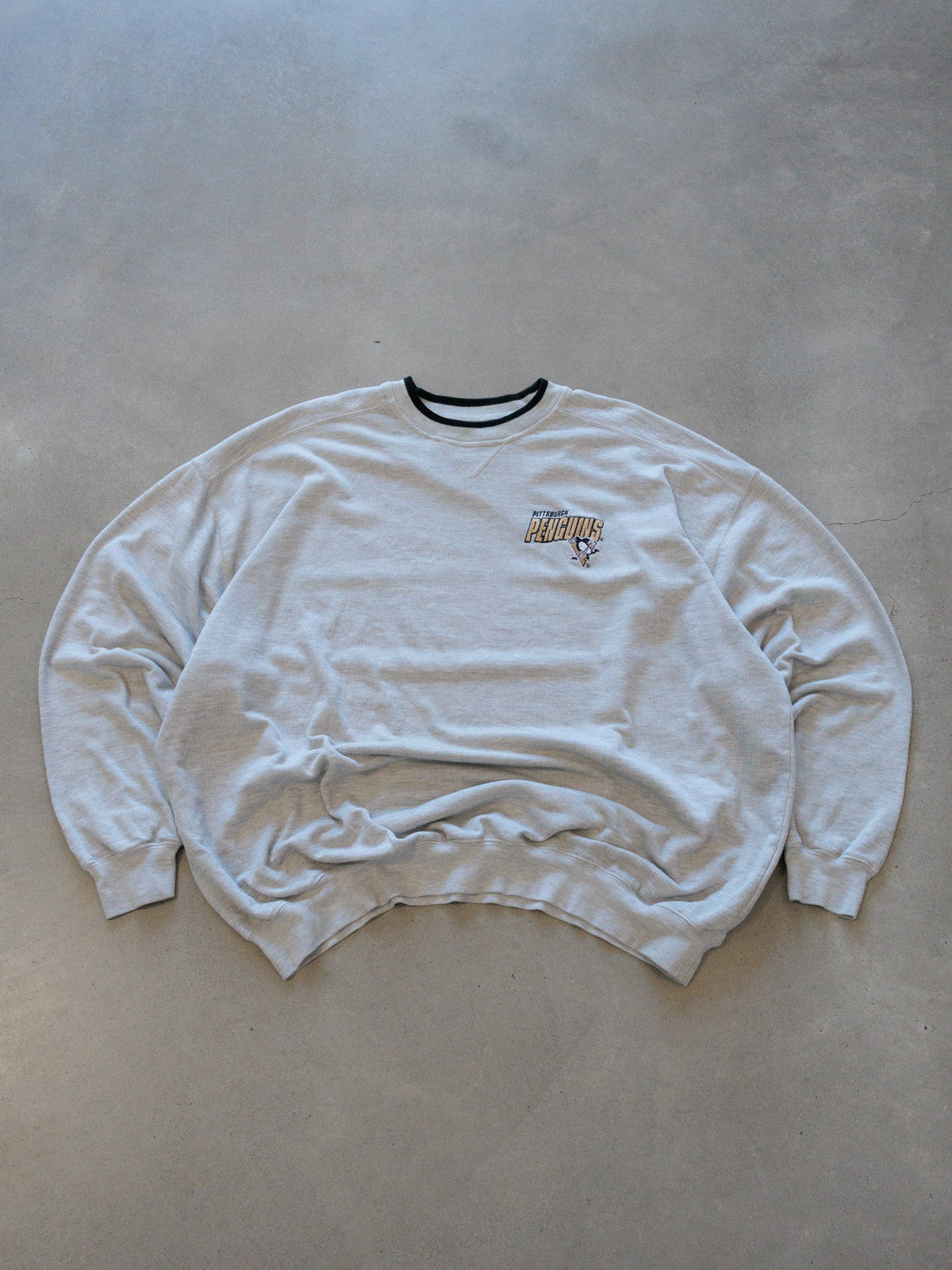 Vintage 90s Grey Lee Sport Pittsburgh Penguins Sweatshirt (2XL)
