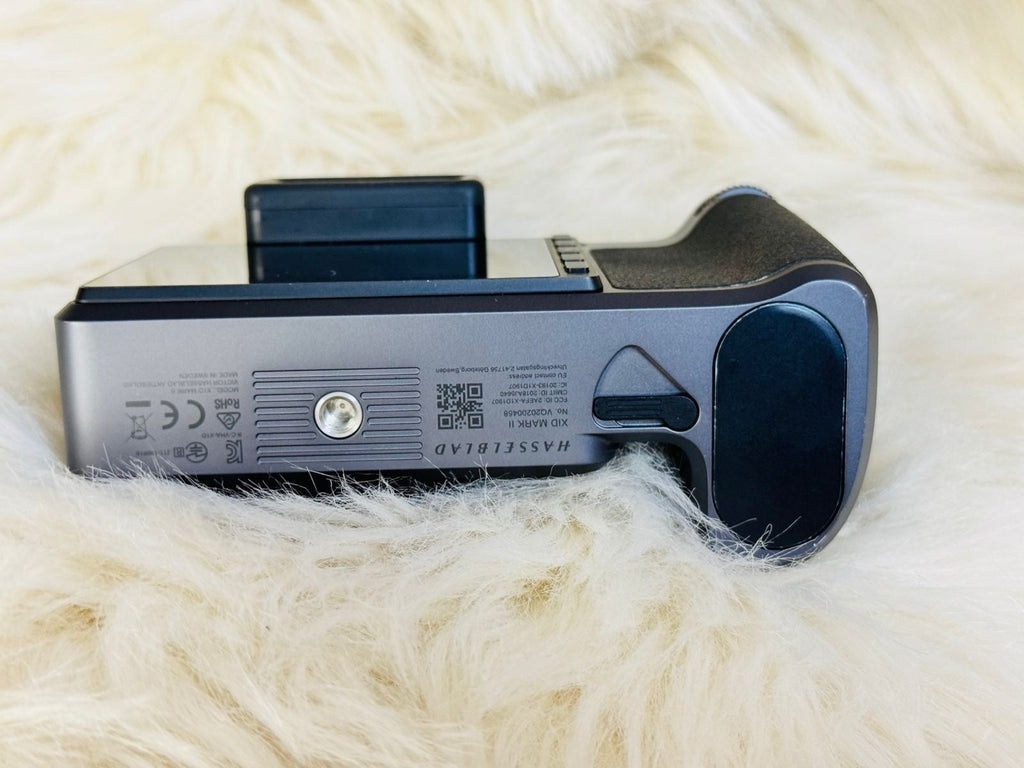 Hasselblad X1D II 50 MP Medium Format Mirrorless Camera - Silver (Body Only)