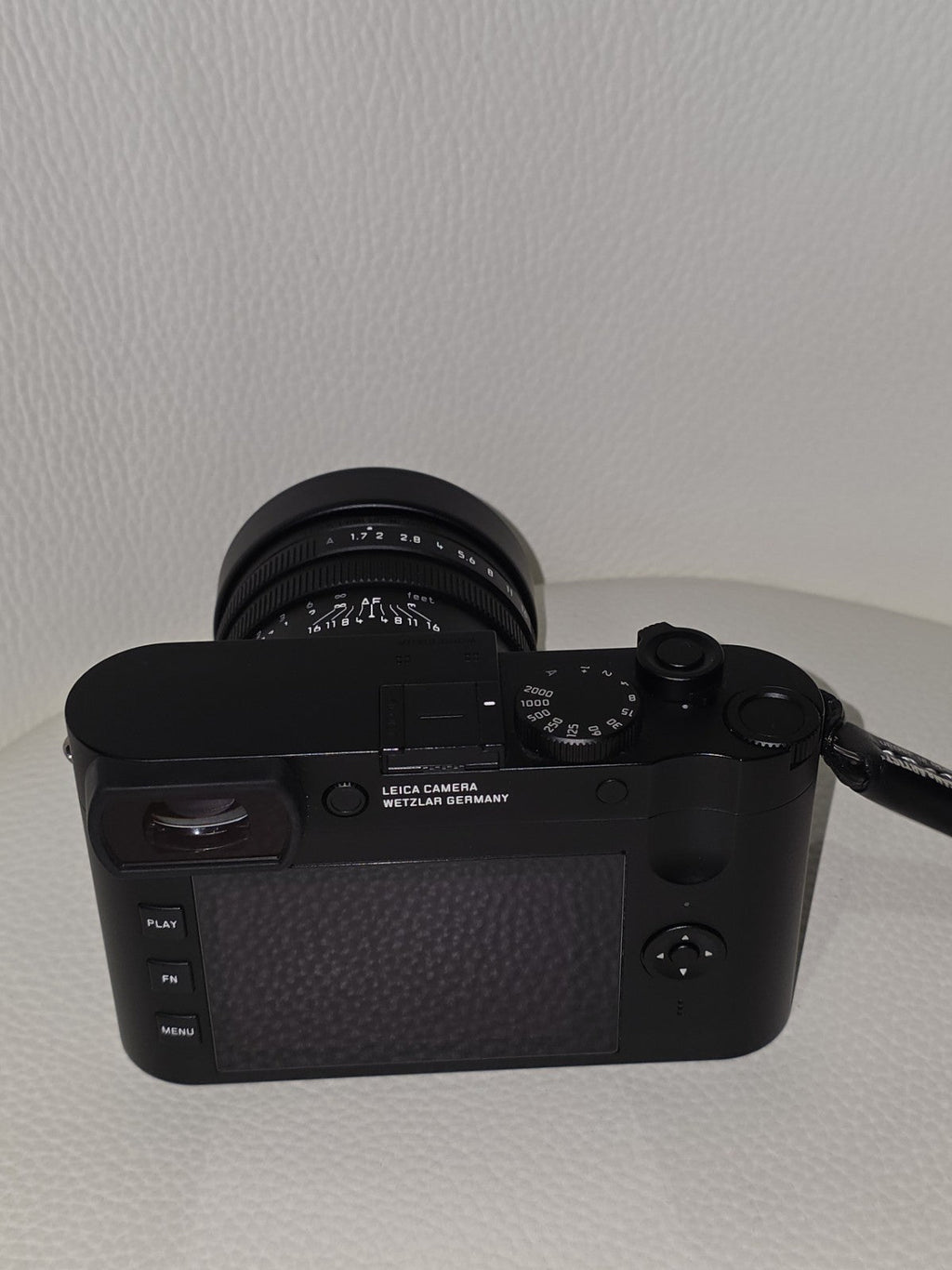 Leica Q2 47.3MP Digital Compact Camera - Black (19050)  Mint Condition!