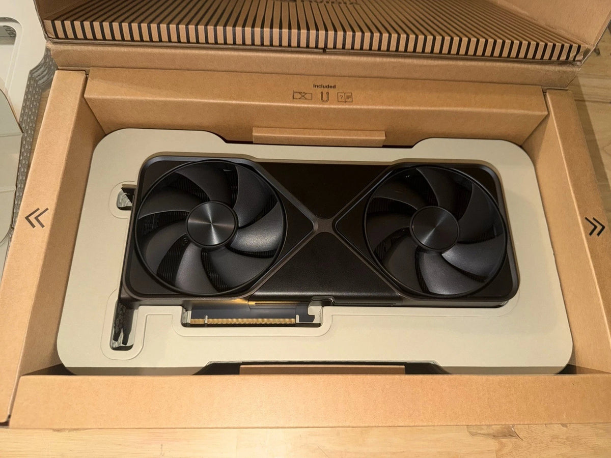 NVIDIA GeForce RTX 5090 32GB FE Founders Edition GDDR7 Graphics Card
