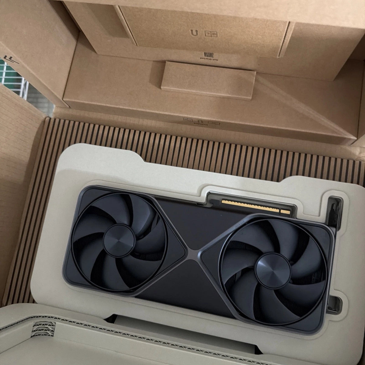 NVIDIA GeForce RTX 5090 32GB FE Founders Edition GDDR7 Graphics Card