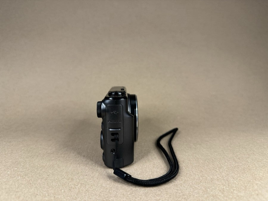 Canon PowerShot SX720 HS 20.3MP Digital Camera - Black (Body Only) with Cracked Screen