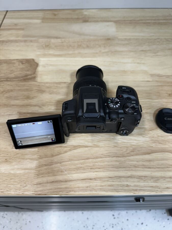 Canon EOS R10 24.2MP Mirrorless Camera - Black (RF-S 18-45mm f/4.5-6.3 IS STM)