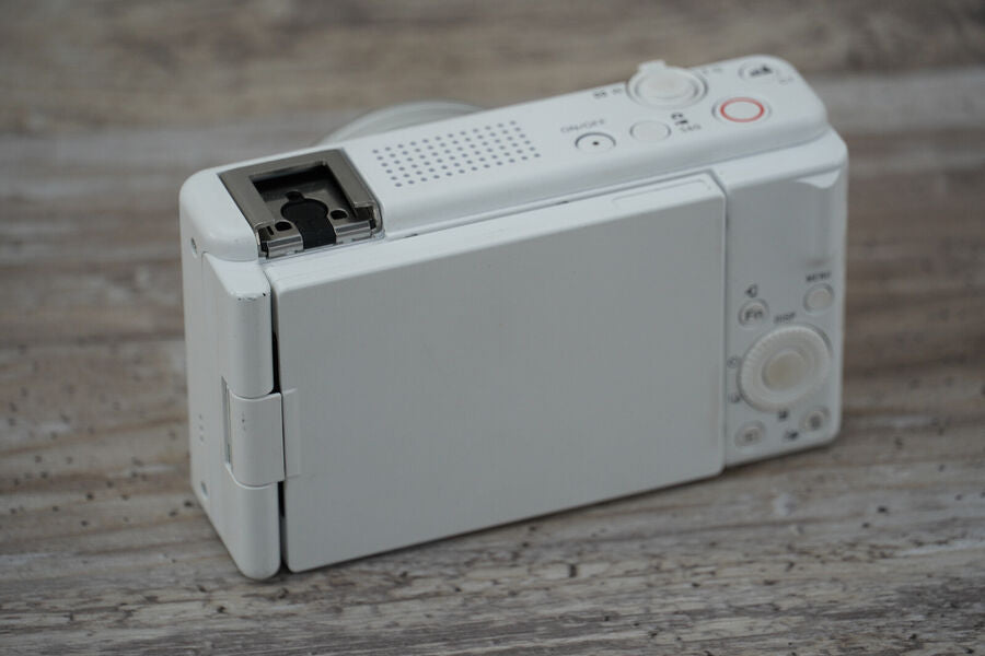 Sony ZV 1F Vlog Camera for Content Creators and Vloggers White UNTESTED NO BATT