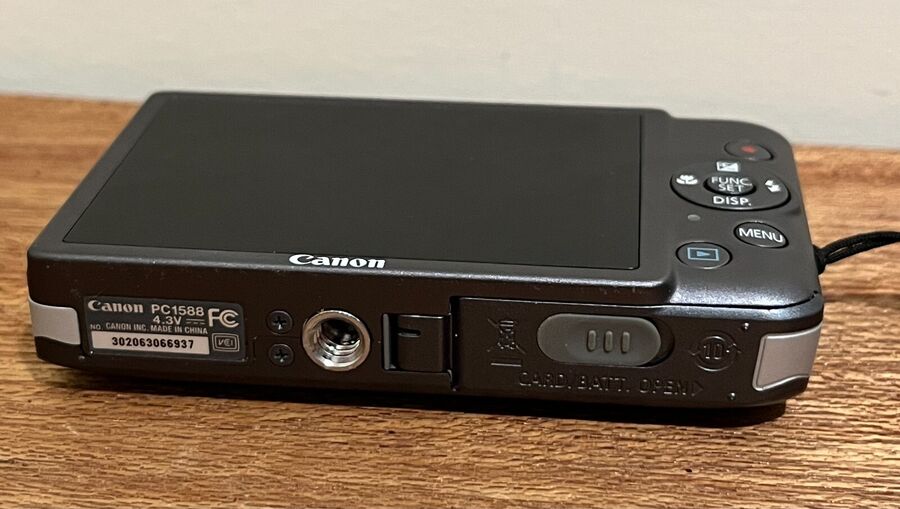 Canon PowerShot ELPH 100 HS / IXUS 115 HS 12.1MP Digital Camera