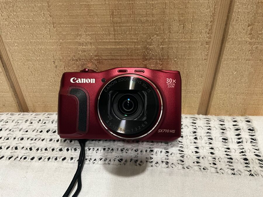 Near Mint Canon PowerShot SX710HS Wi-Fi Camera 20.3MP 30X Optical Zoom Red